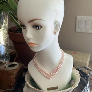 Beautiful pink faux, pearl necklace and earring set
